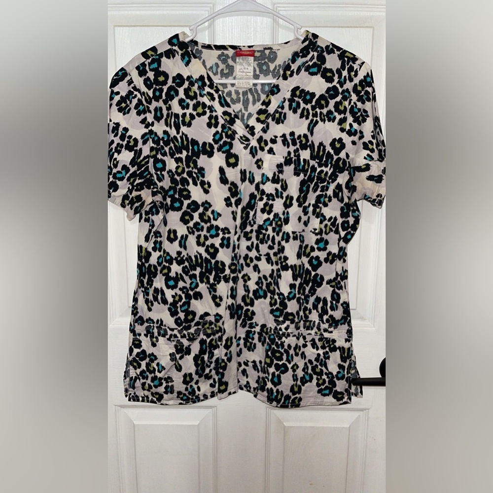 Dickie’s cheetah print scrub top